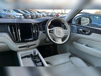 Used Volvo XC60 2022 for sale - 77344420: Photo