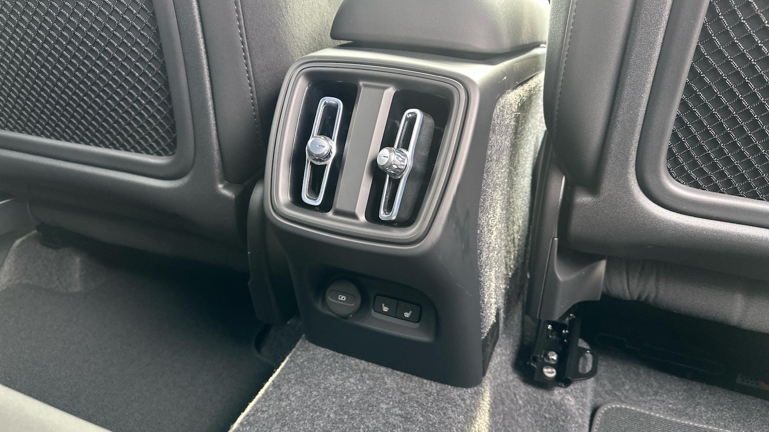 Used Volvo XC40 2025 for sale - 76513387: Photo 26