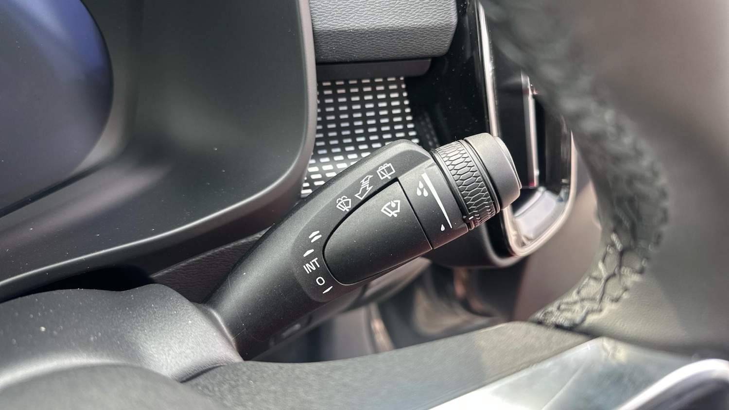 Used Volvo XC40 2025 for sale - 76513387: Photo 30