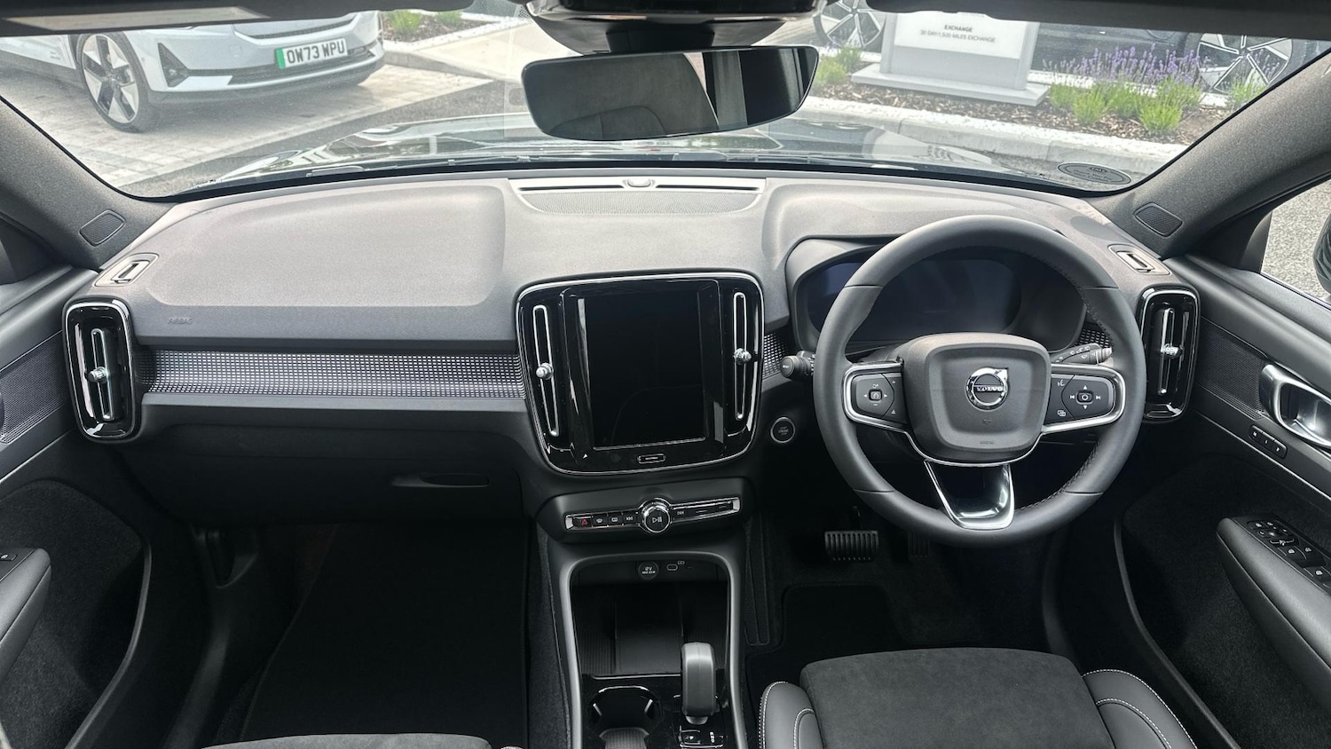 Used Volvo XC40 2025 for sale - 76513387: Photo 5