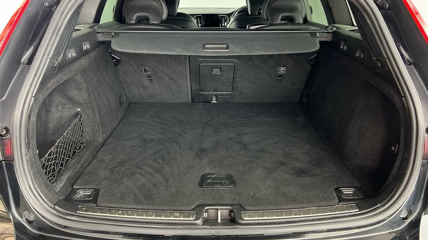 Used Volvo V60 2022 for sale - 77320642: Photo 5