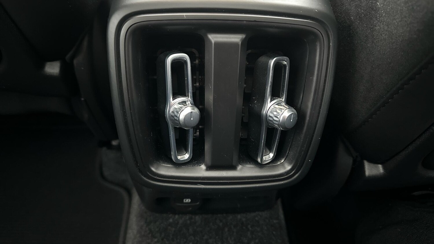 Used Volvo C40 2022 for sale - 77672947: Photo 33