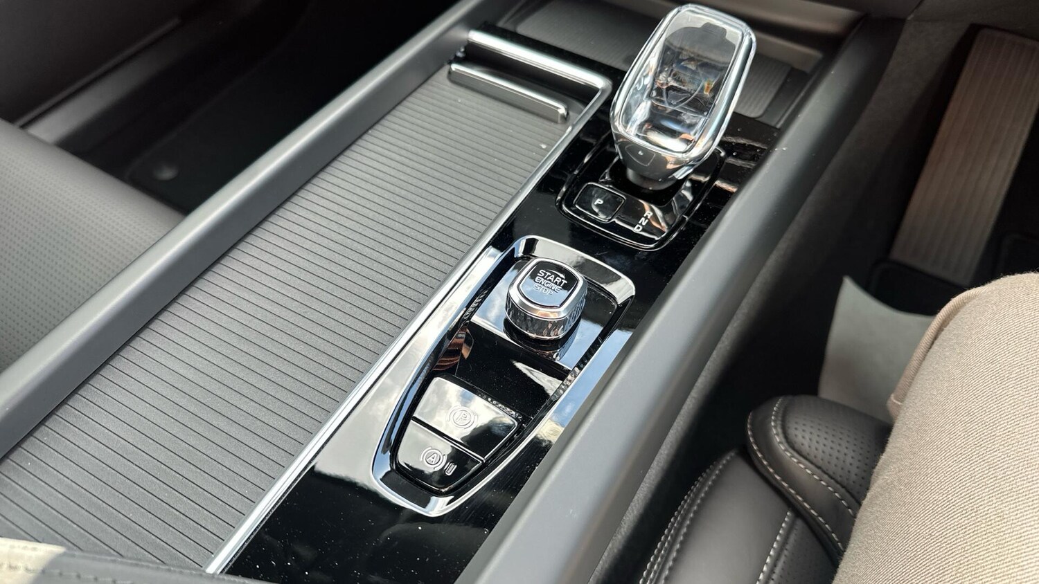 Used Volvo XC60 2025 for sale - 77957207: Photo 36