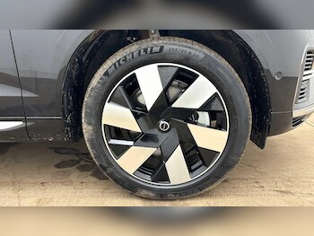 Used Volvo XC60 2025 for sale - 77737248: Photo