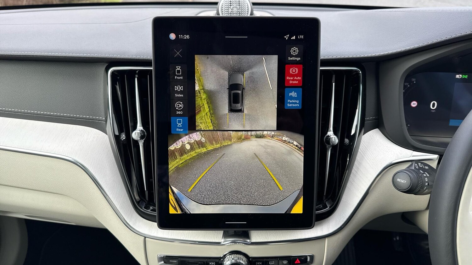 Used Volvo XC60 2025 for sale - 77039866: Photo 41