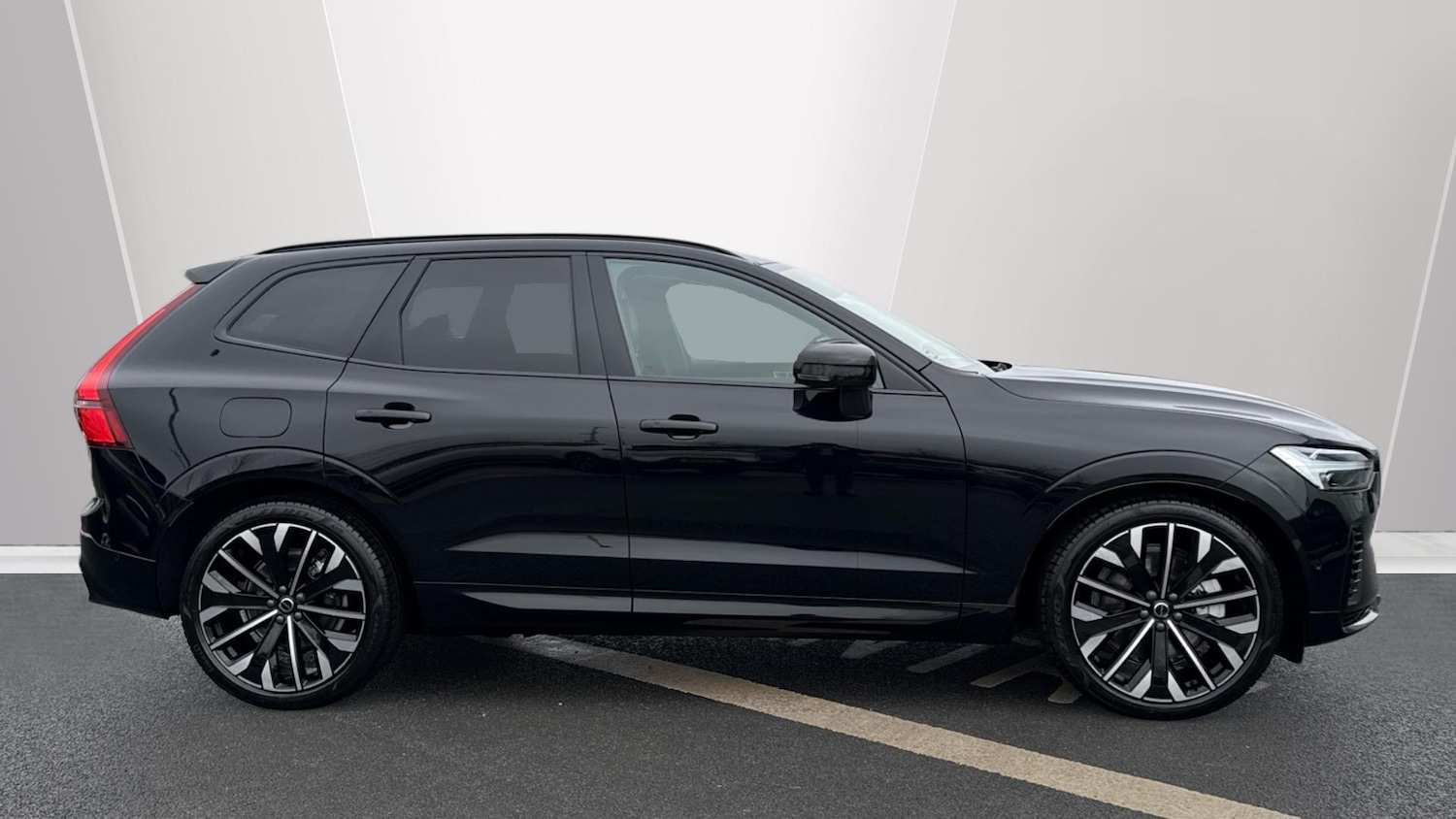 Used Volvo XC60 2025 for sale - 76866215: Photo 3