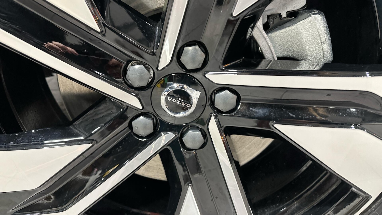 Used Volvo XC40 2025 for sale - 76965187: Photo 15