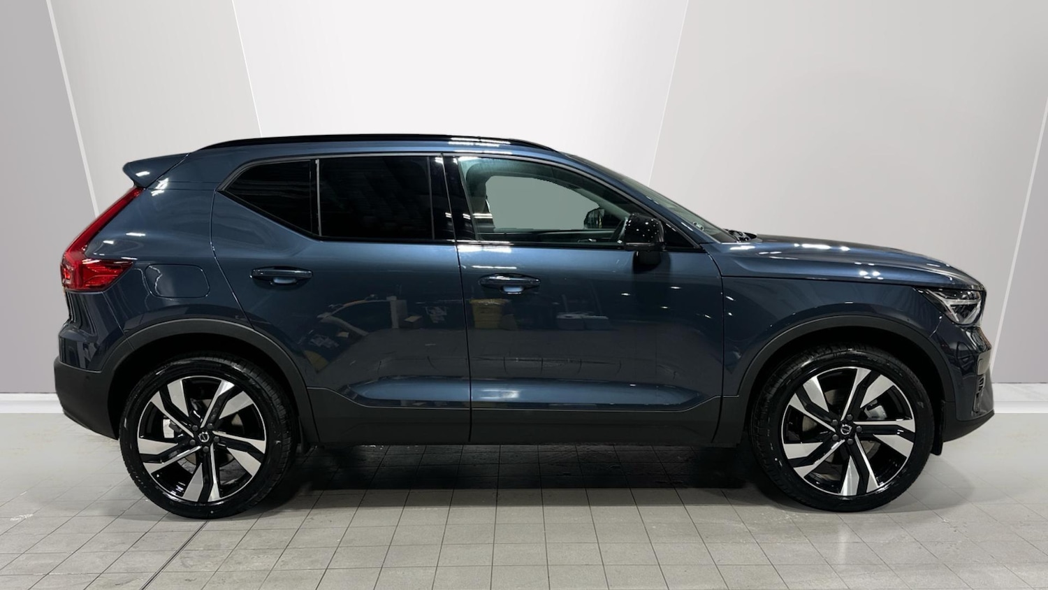 Used Volvo XC40 2025 for sale - 76965187: Photo 3