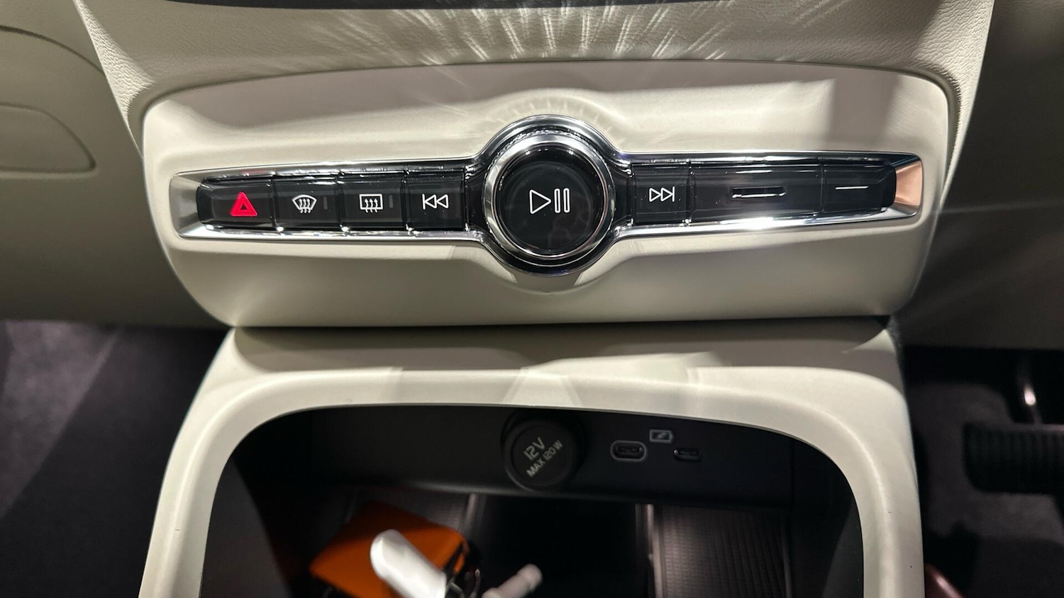 Used Volvo XC40 2025 for sale - 76965187: Photo 36