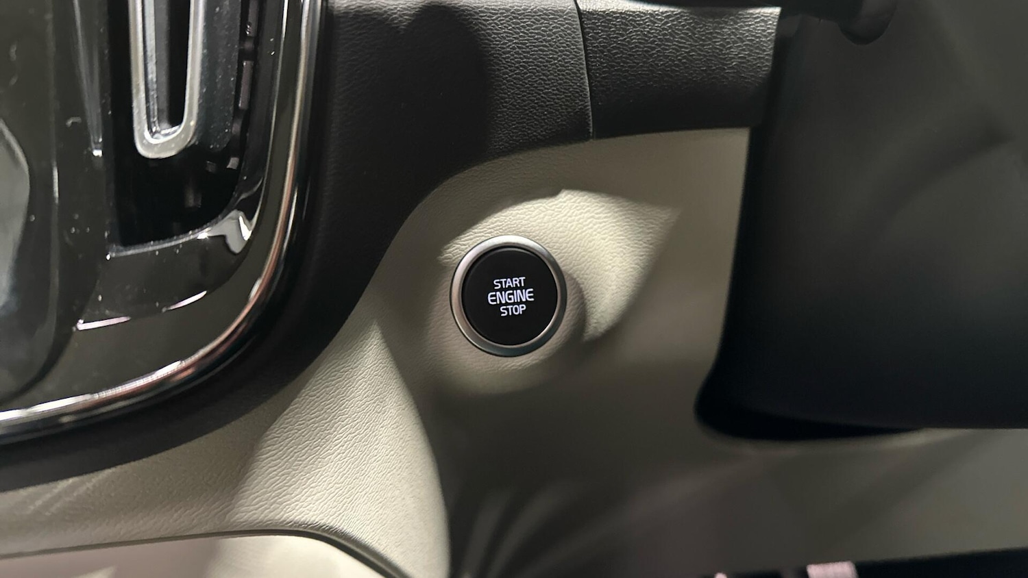 Used Volvo XC40 2025 for sale - 76965187: Photo 37