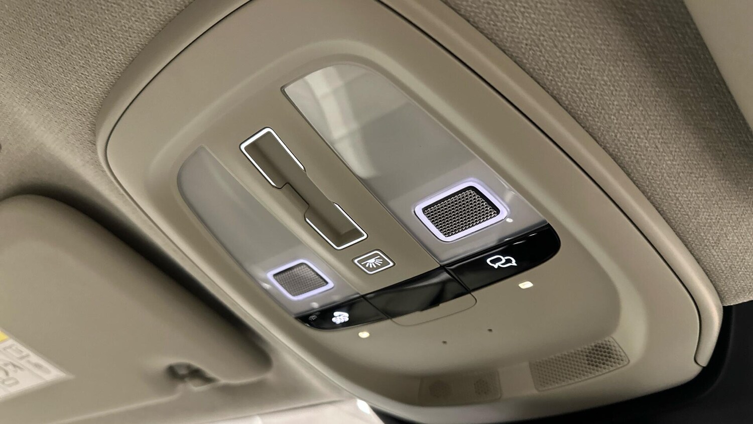 Used Volvo XC40 2025 for sale - 76965187: Photo 39