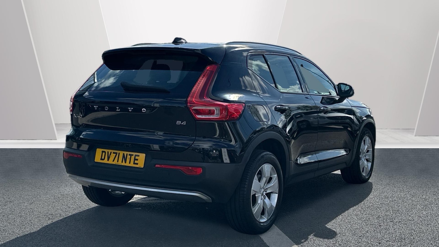 Used Volvo XC40 2021 for sale - 76446590: Photo 2