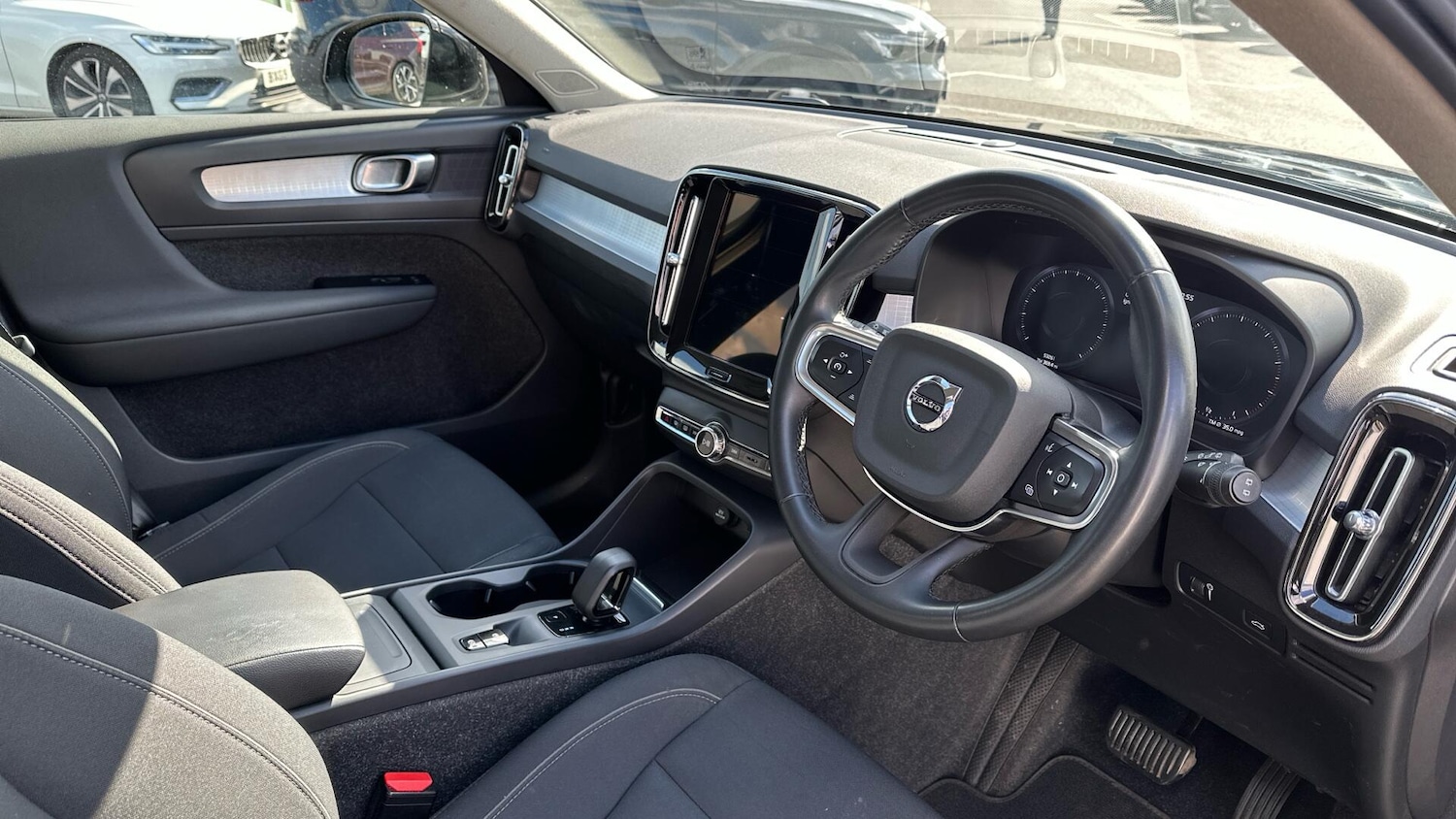 Used Volvo XC40 2021 for sale - 76446590: Photo 4