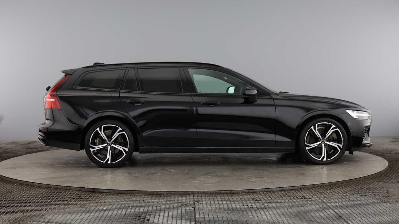 Used Volvo V60 2022 for sale - 77440408: Photo 2