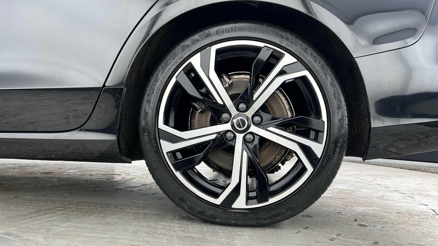 Used Volvo V60 2022 for sale - 77550652: Photo 4