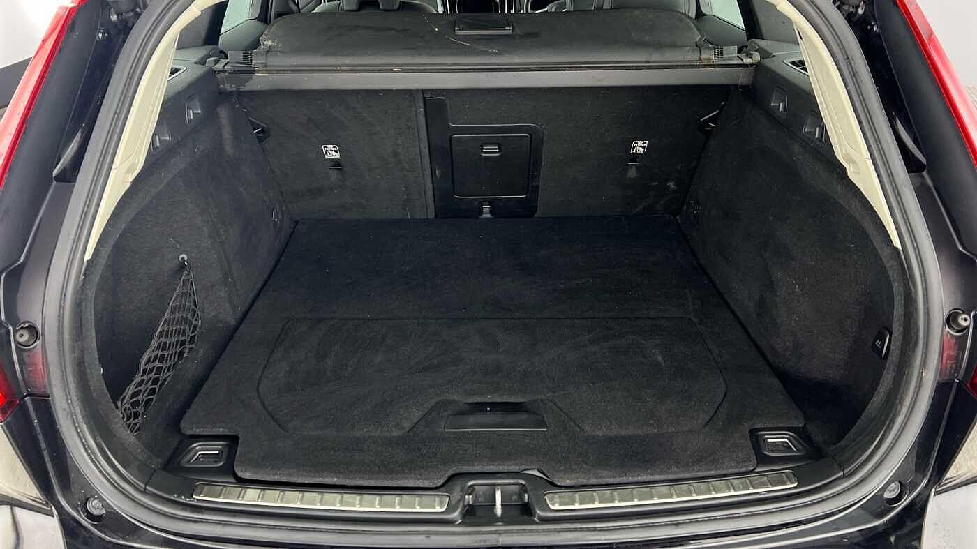 Used Volvo V60 2022 for sale - 77550652: Photo 5