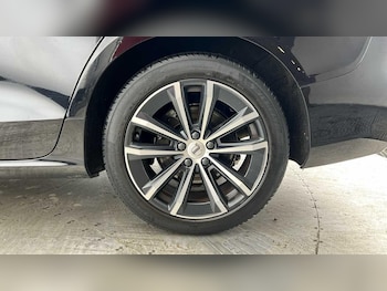 Used Volvo V60 2021 for sale - 78347258: Photo