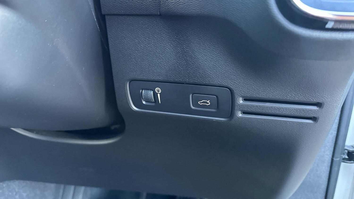 Used Volvo XC40 2021 for sale - 76446597: Photo 27