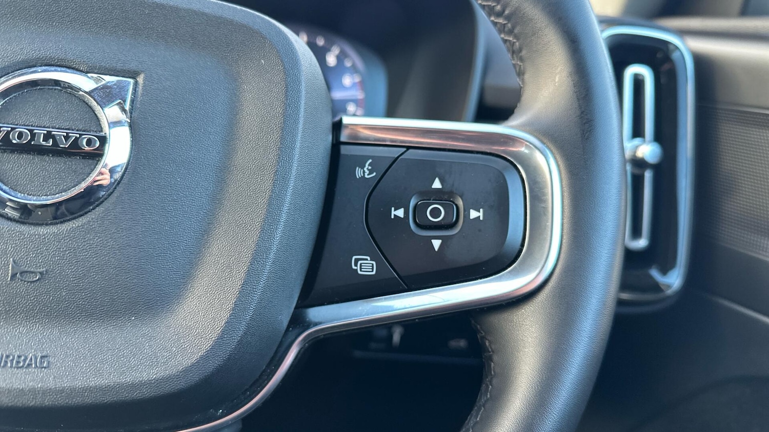 Used Volvo XC40 2021 for sale - 76446597: Photo 29