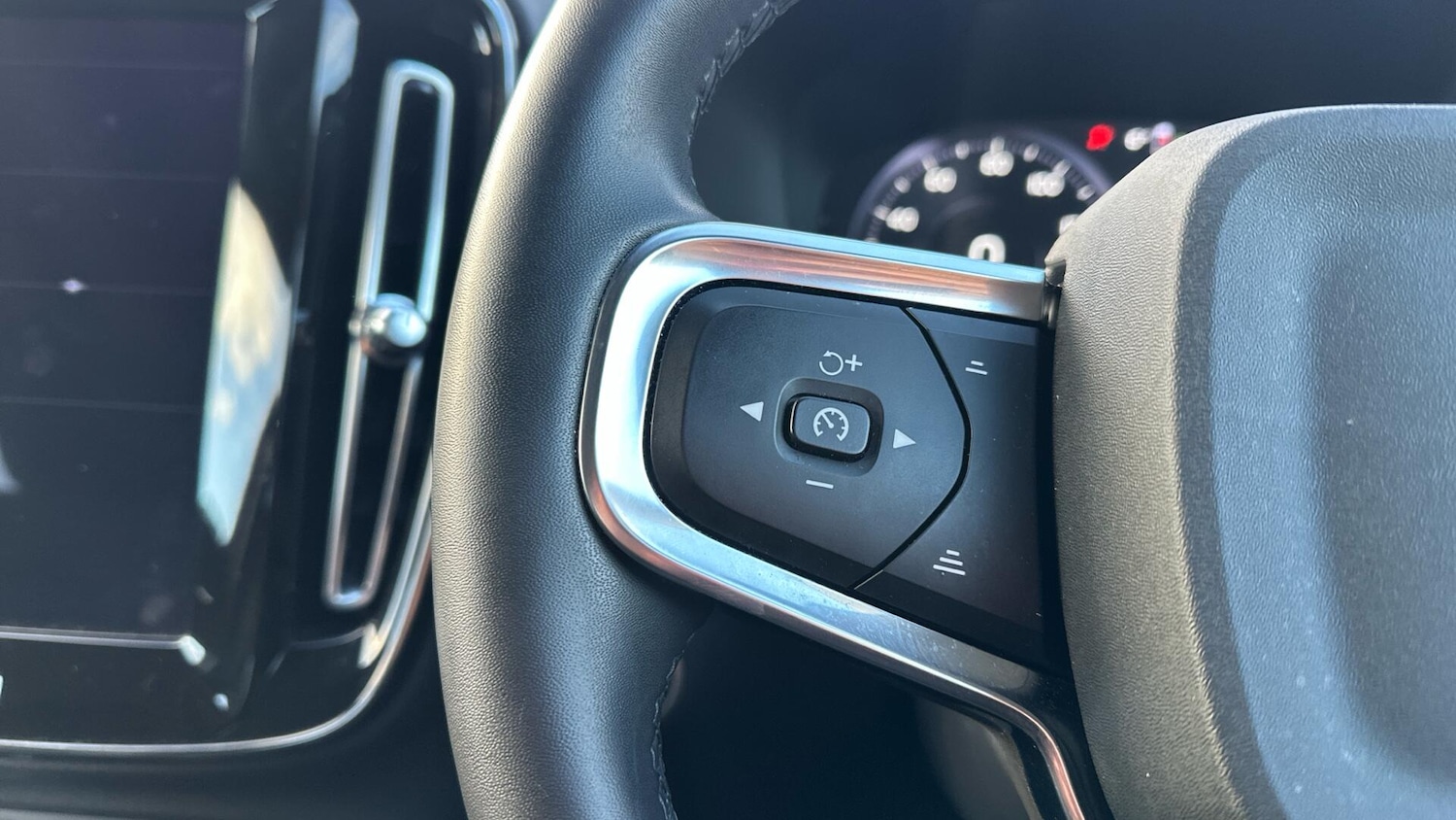 Used Volvo XC40 2021 for sale - 76446597: Photo 30