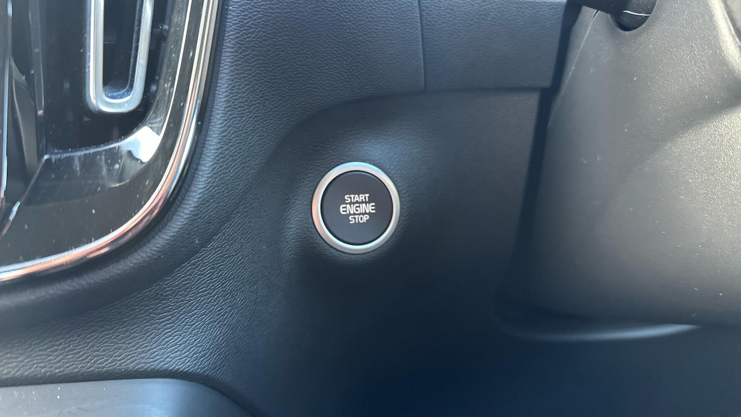 Used Volvo XC40 2021 for sale - 76446597: Photo 35