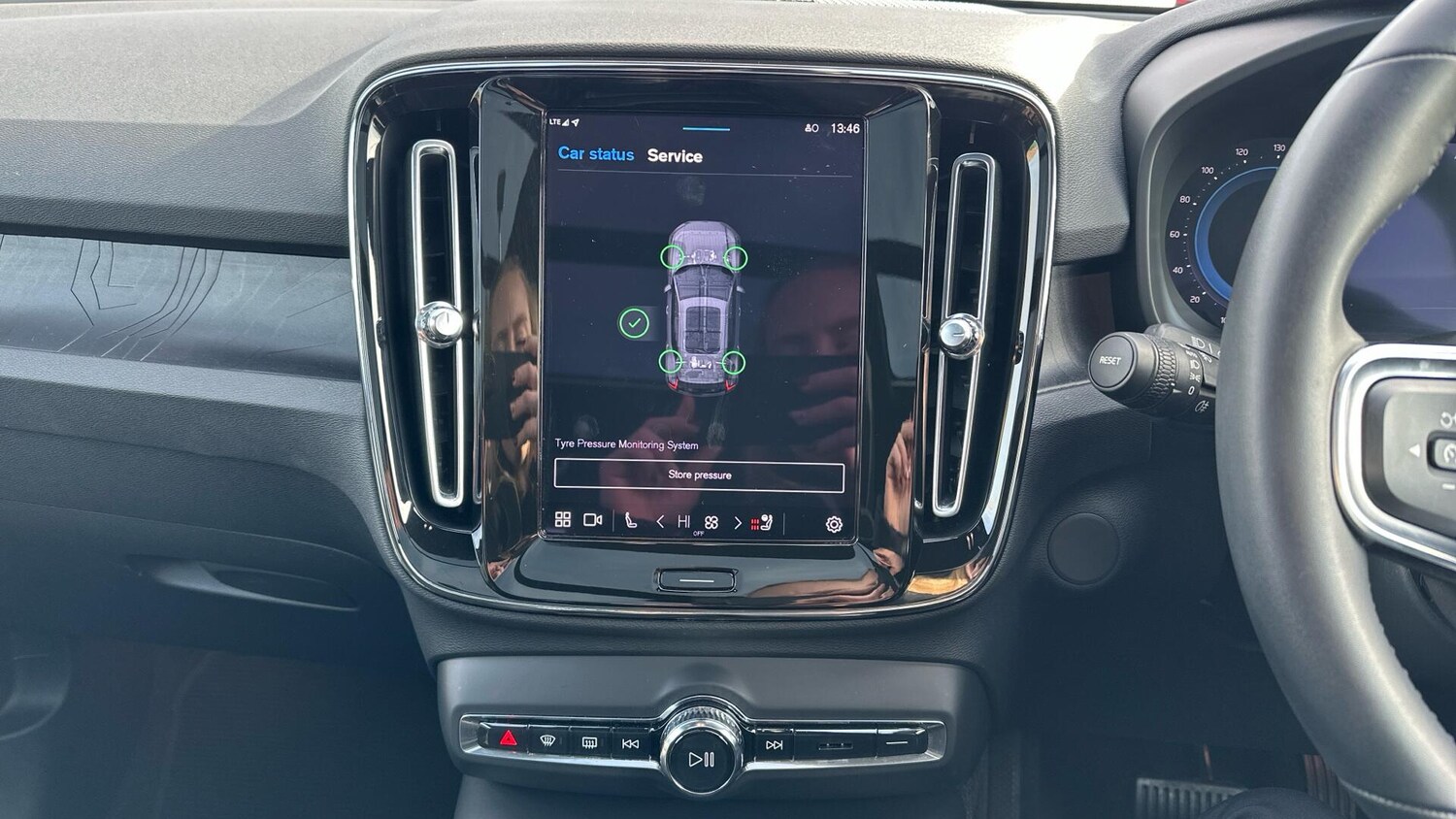 Used Volvo XC40 for sale - 77671858: Photo 15