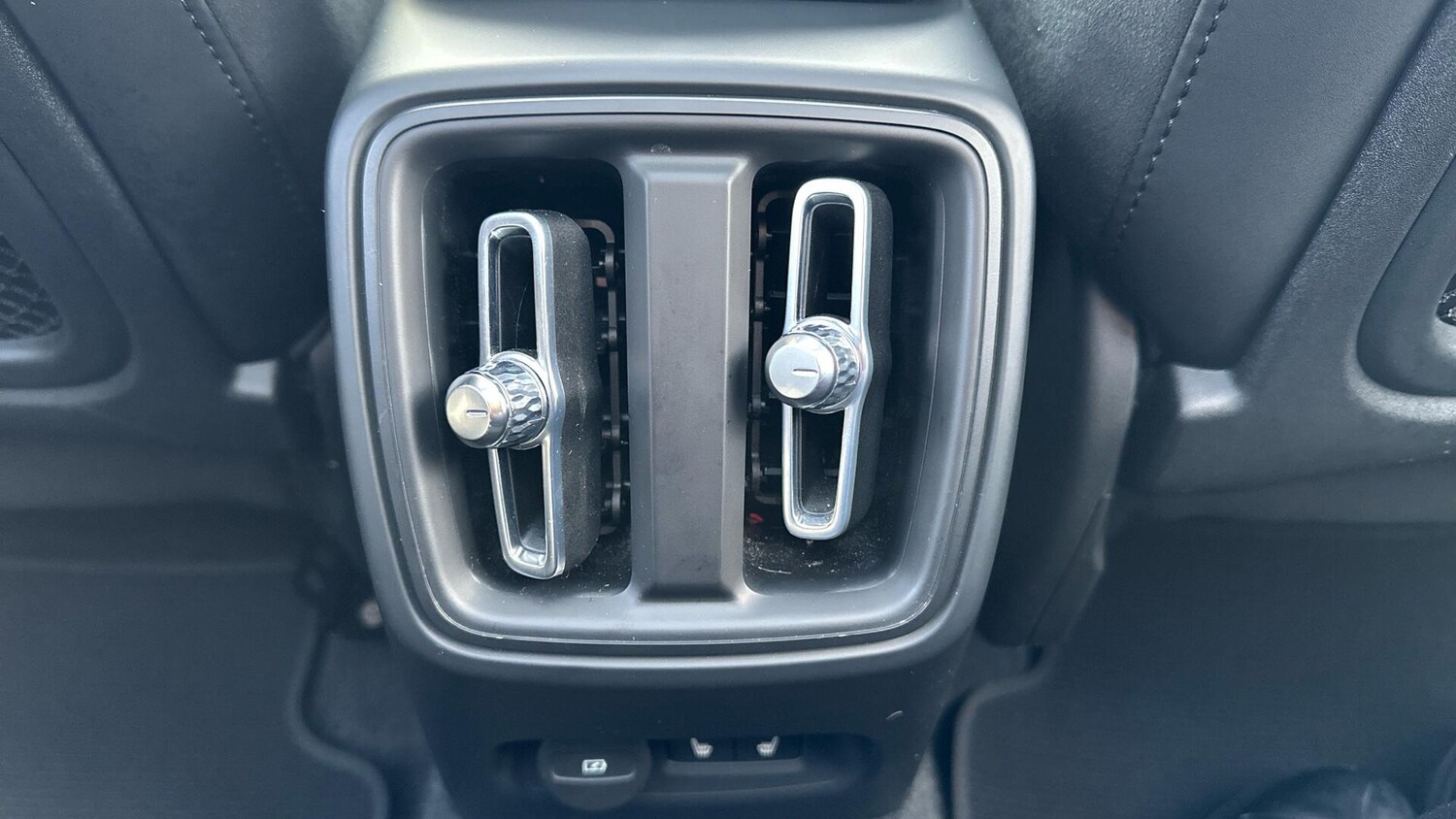 Used Volvo XC40 for sale - 77671858: Photo 34