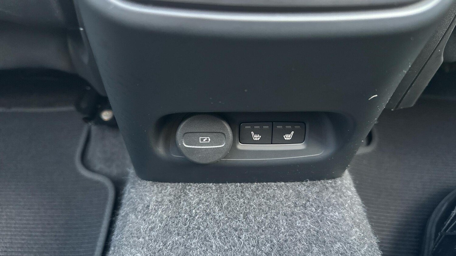 Used Volvo XC40 for sale - 77671858: Photo 35