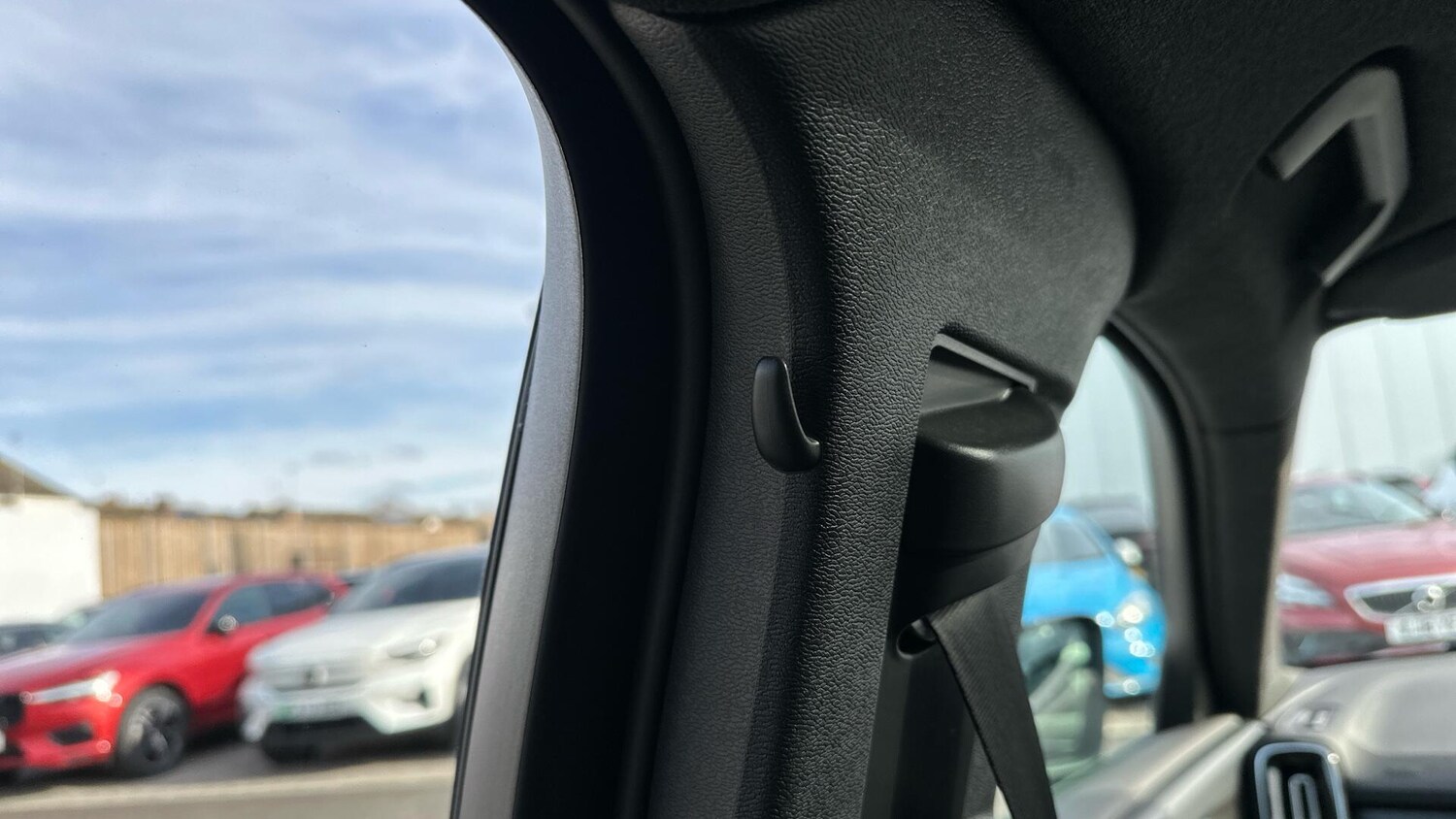 Used Volvo XC40 for sale - 77671858: Photo 39