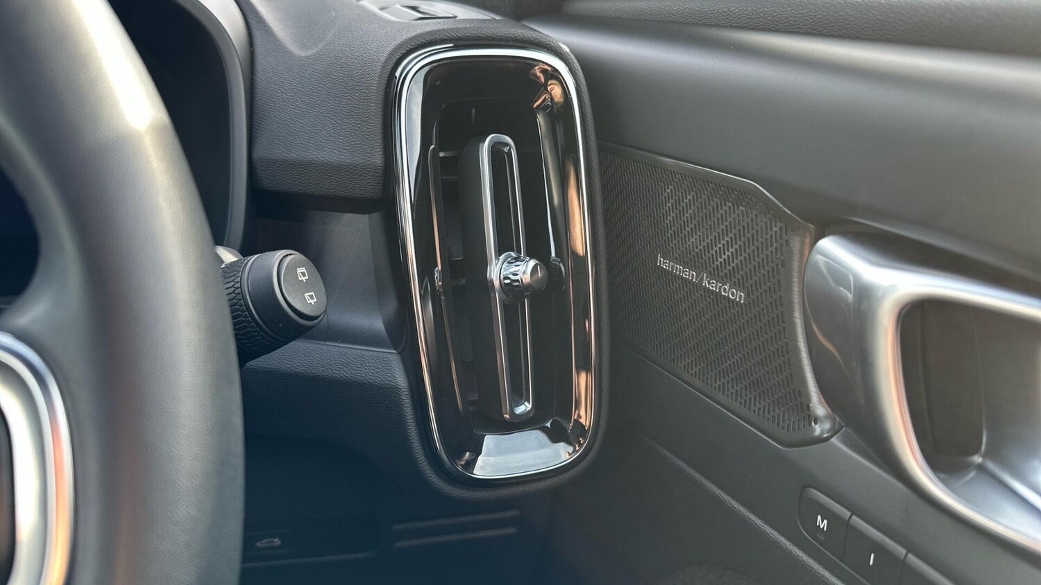 Used Volvo XC40 for sale - 77671858: Photo 44