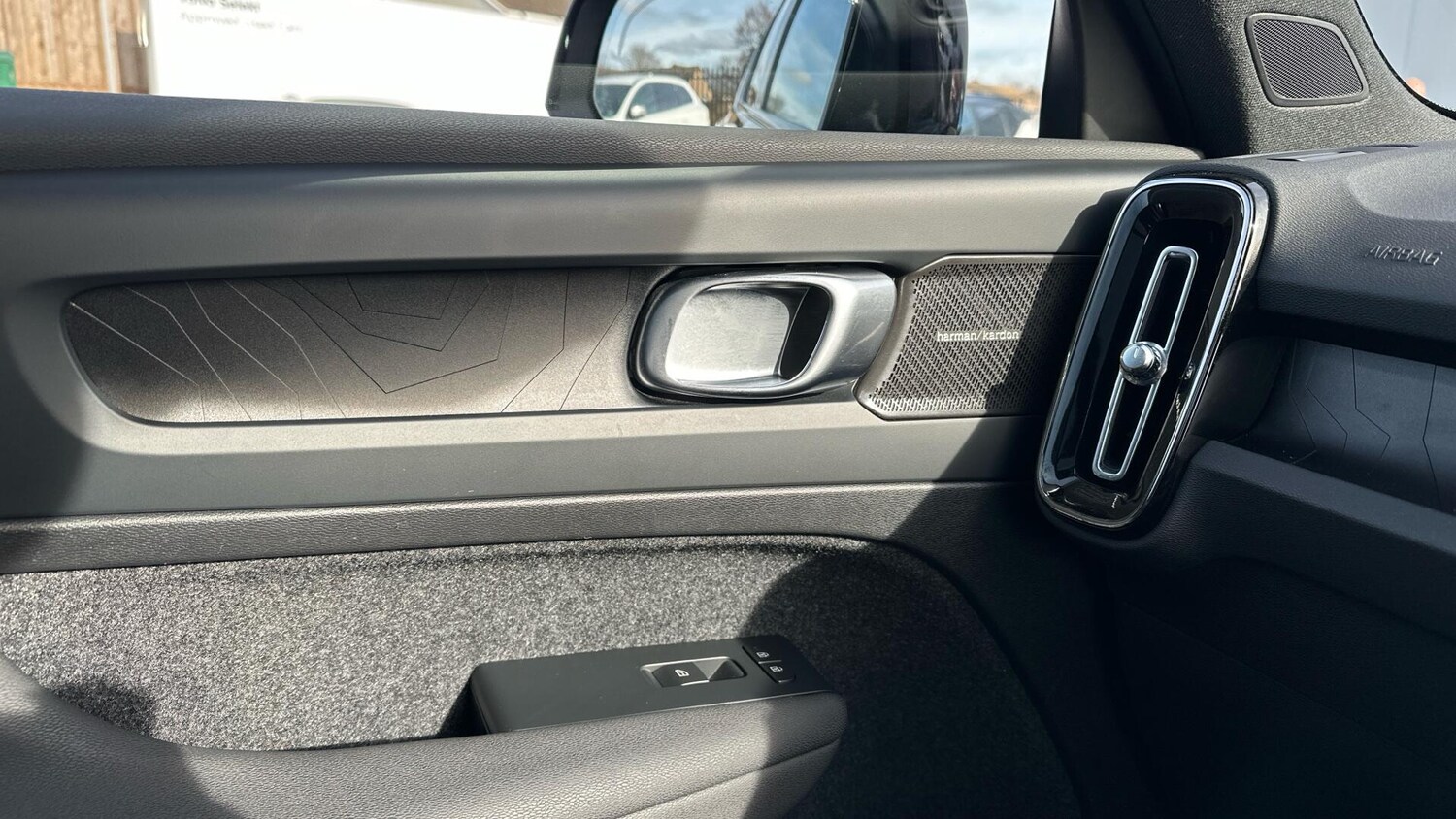 Used Volvo XC40 for sale - 77671858: Photo 45