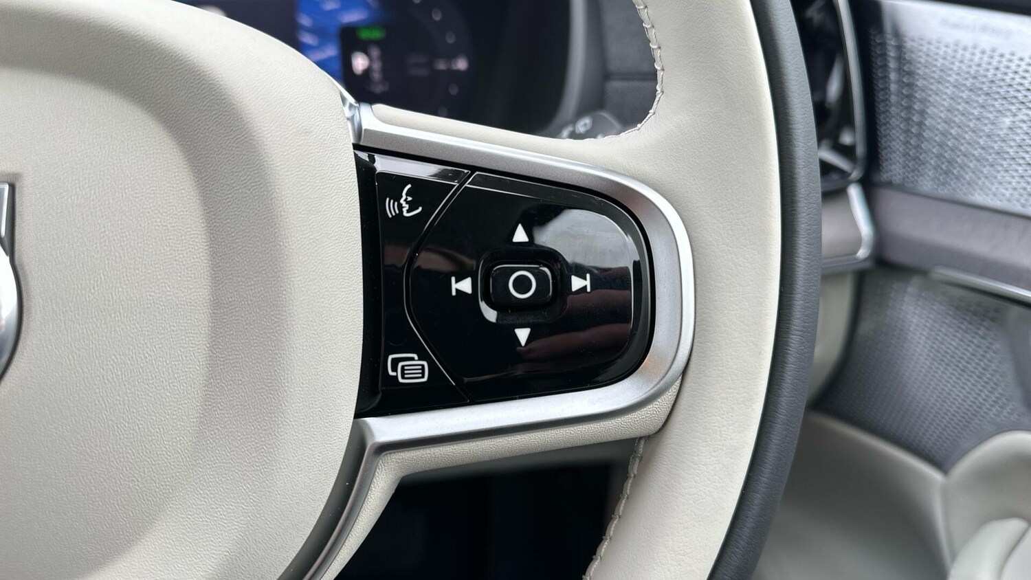 Used Volvo XC90 for sale - 77768646: Photo 22