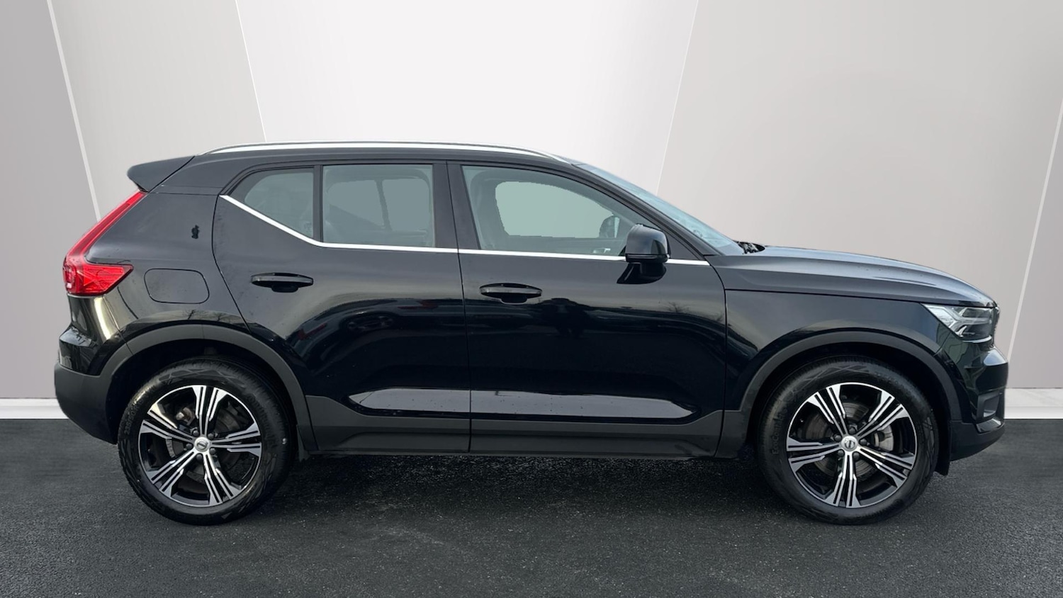 Used Volvo XC40 2021 for sale - 76701477: Photo 3