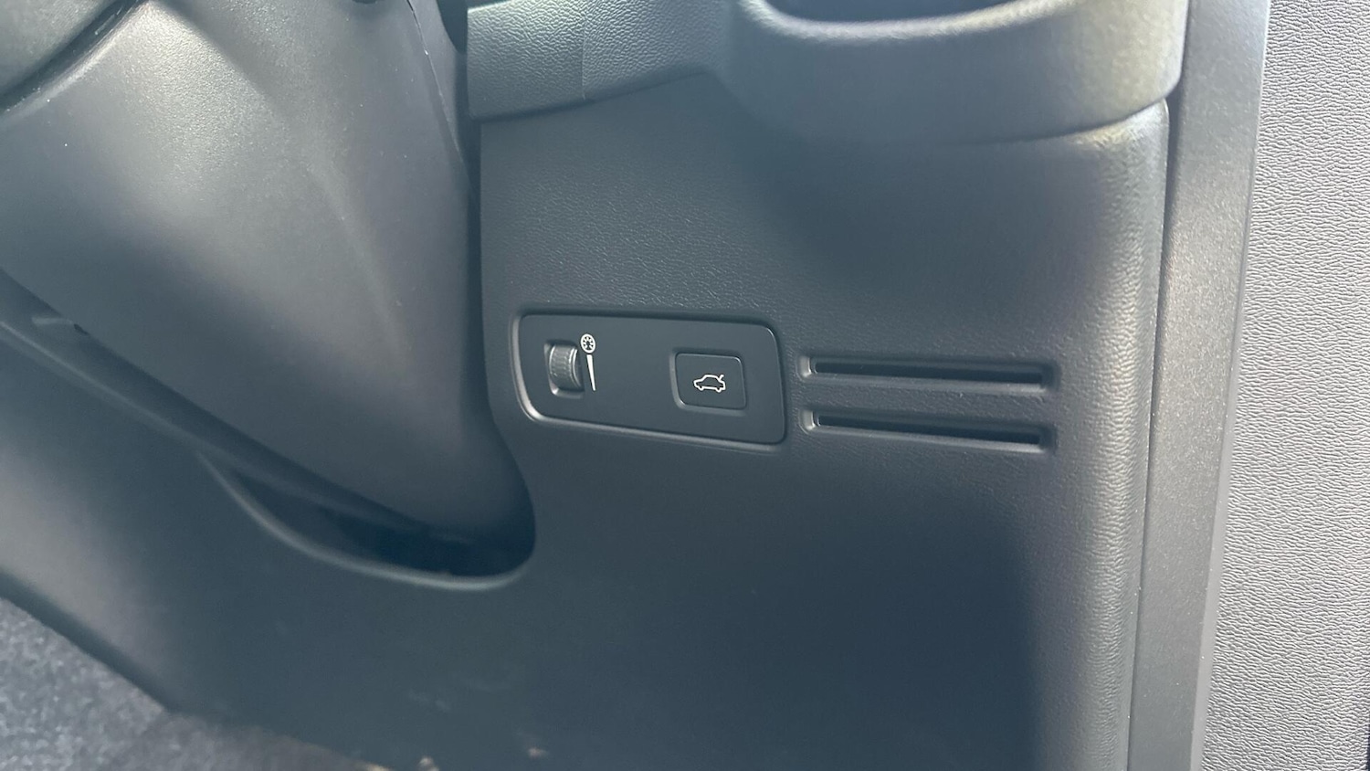 Used Volvo XC40 2021 for sale - 76701477: Photo 34