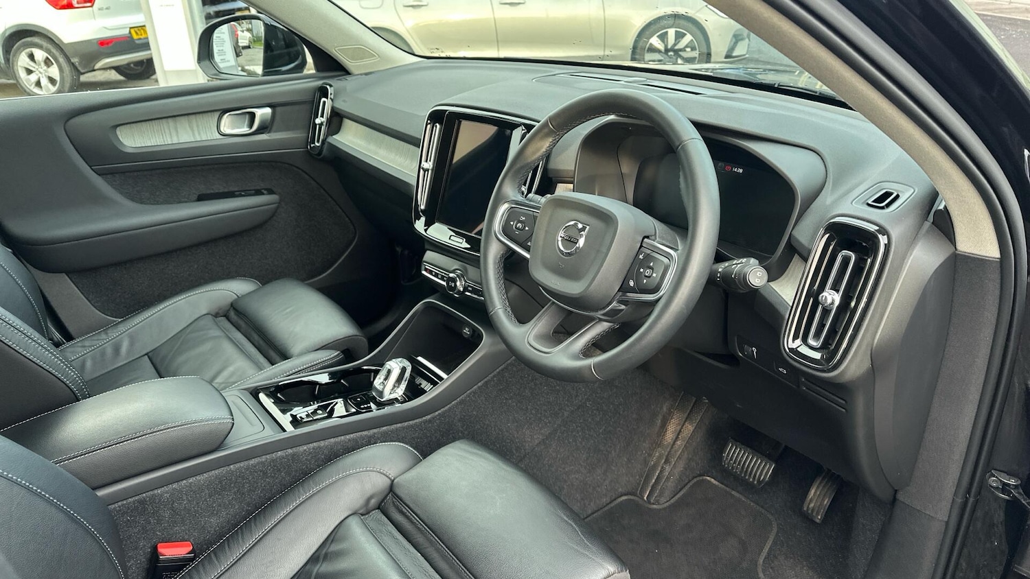 Used Volvo XC40 2021 for sale - 76701477: Photo 4