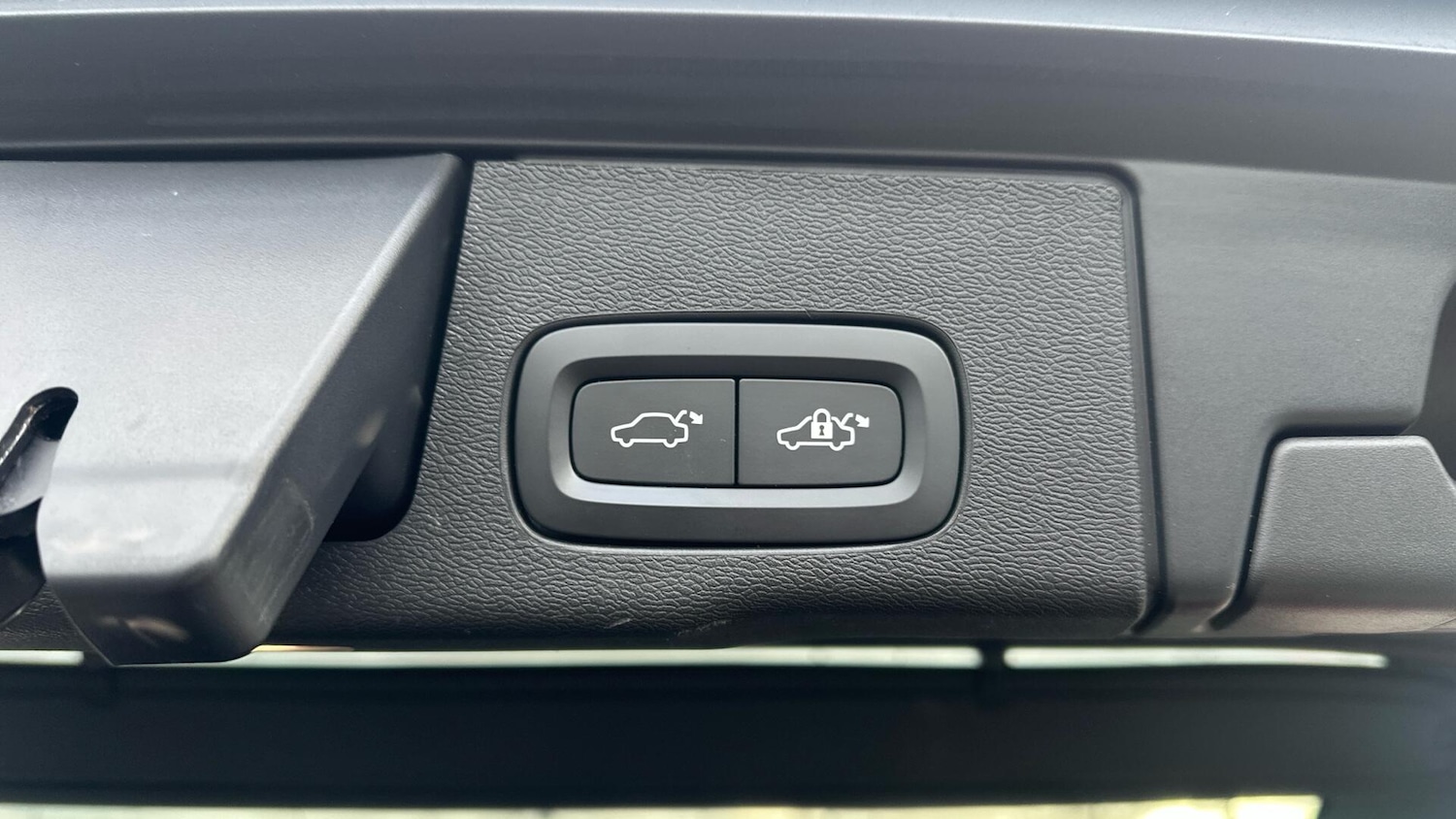 Used Volvo XC60 2022 for sale - 76633286: Photo 24