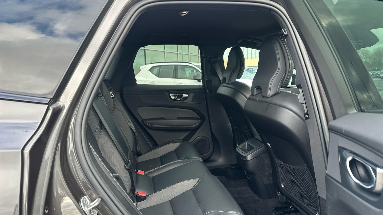 Used Volvo XC60 2022 for sale - 76633286: Photo 6