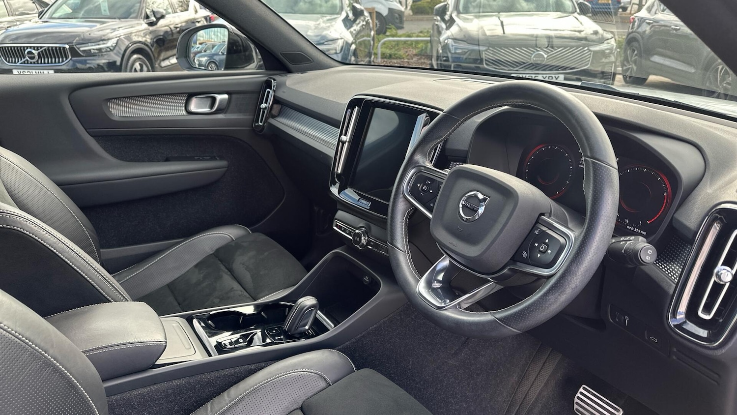 Used Volvo XC40 2020 for sale - 76634233: Photo 4