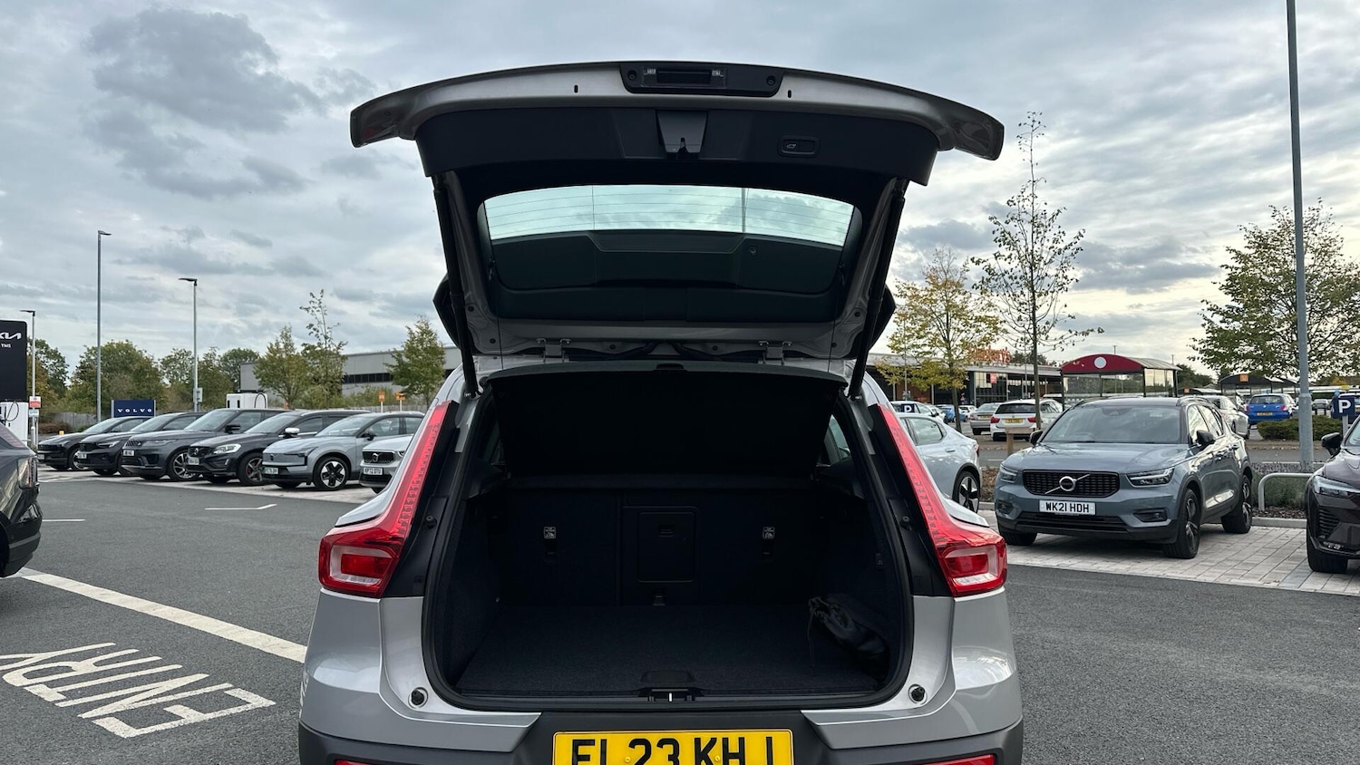 Used Volvo XC40 2023 for sale - 76337655: Photo 13