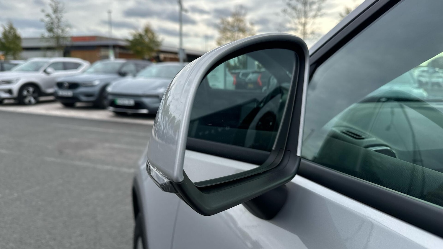 Used Volvo XC40 2023 for sale - 76337655: Photo 18