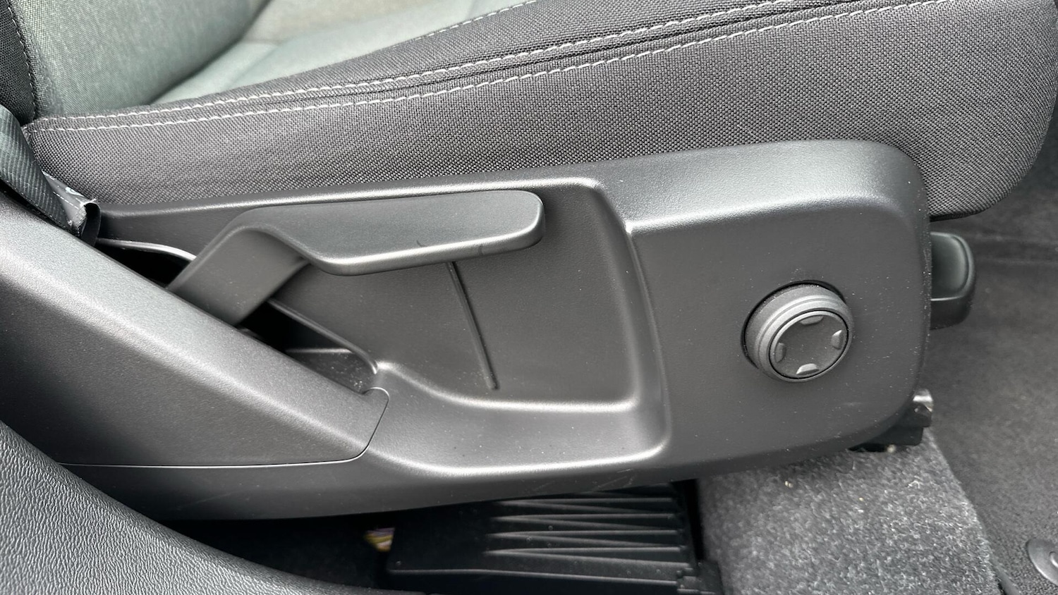 Used Volvo XC40 2023 for sale - 76337655: Photo 29