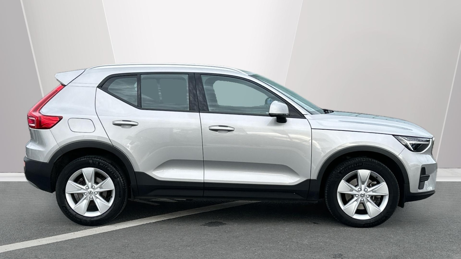 Used Volvo XC40 2023 for sale - 76337655: Photo 3
