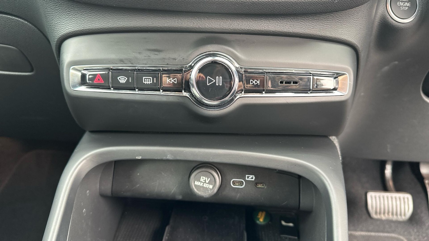 Used Volvo XC40 2023 for sale - 76337655: Photo 36