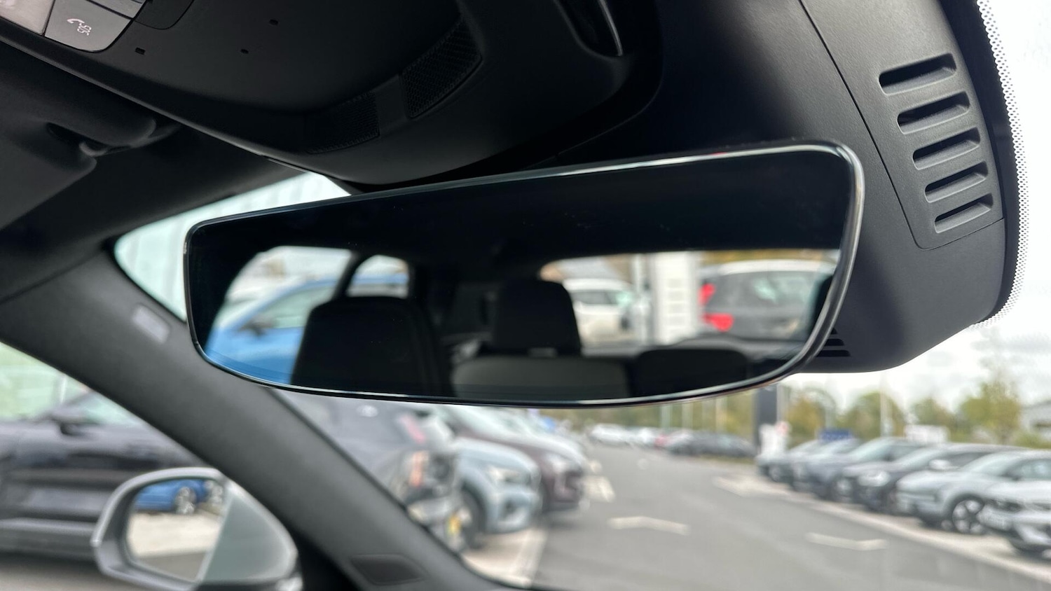 Used Volvo XC40 2023 for sale - 76337655: Photo 38