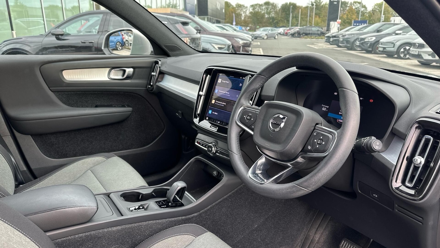 Used Volvo XC40 2023 for sale - 76337655: Photo 4