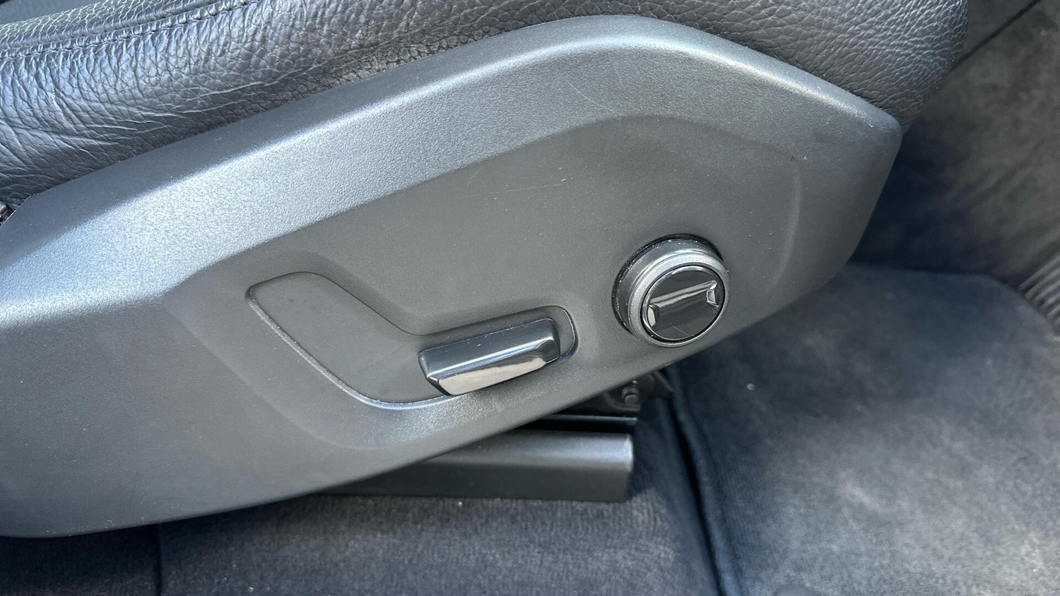 Used Volvo XC60 2021 for sale - 76336933: Photo 30