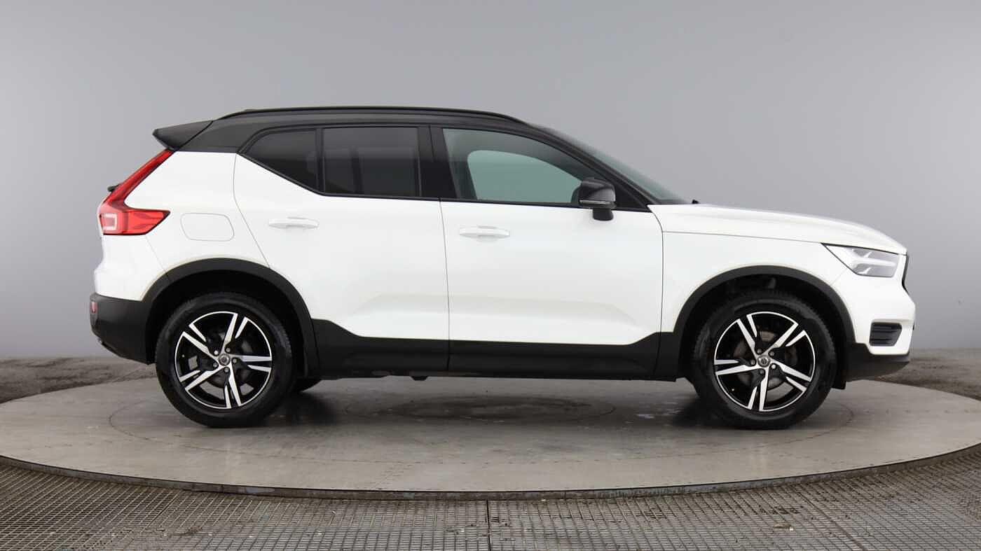 Used Volvo XC40 2022 for sale - 76432349: Photo 2
