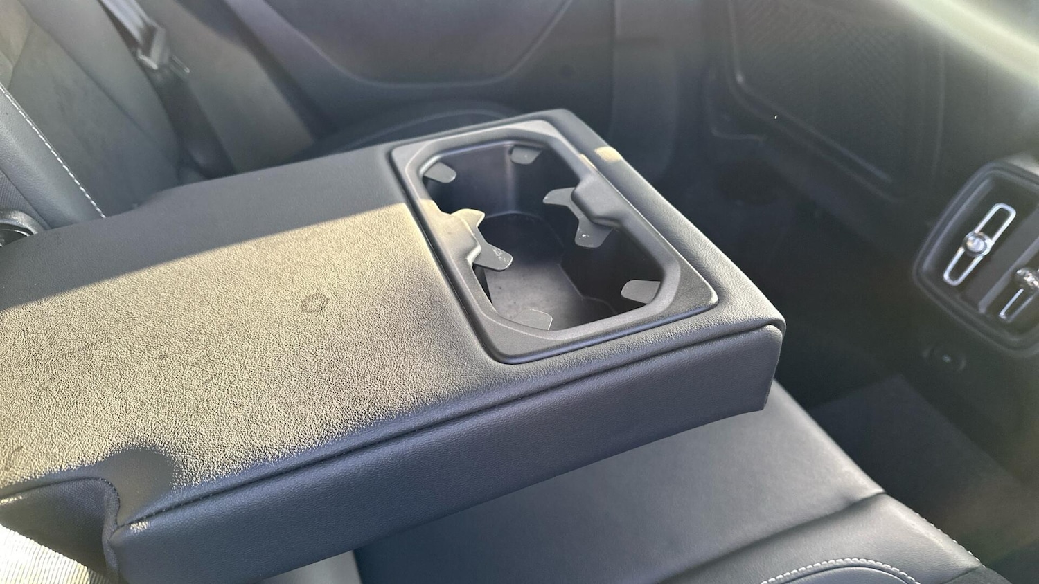 Used Volvo XC40 2022 for sale - 76432349: Photo 27