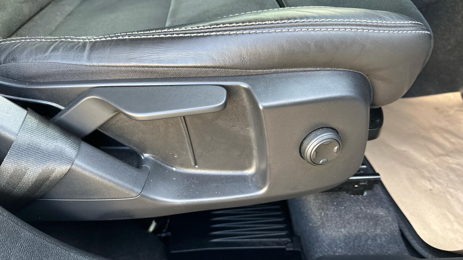 Used Volvo XC40 2022 for sale - 76432349: Photo 30