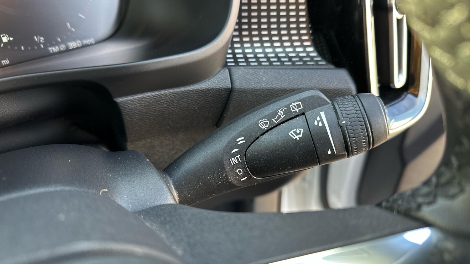 Used Volvo XC40 2022 for sale - 76432349: Photo 33